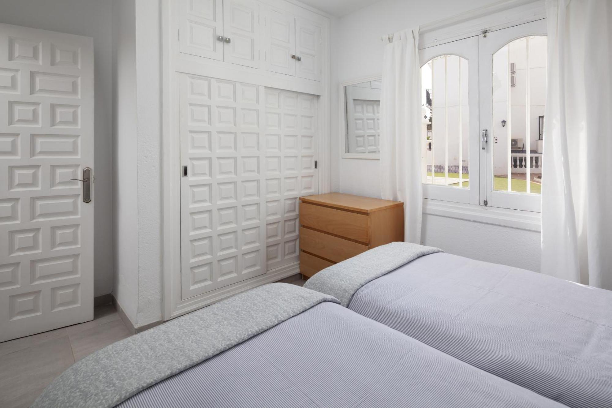 Bright Spacious 1 Bed Apartment เนร์คา ภายนอก รูปภาพ